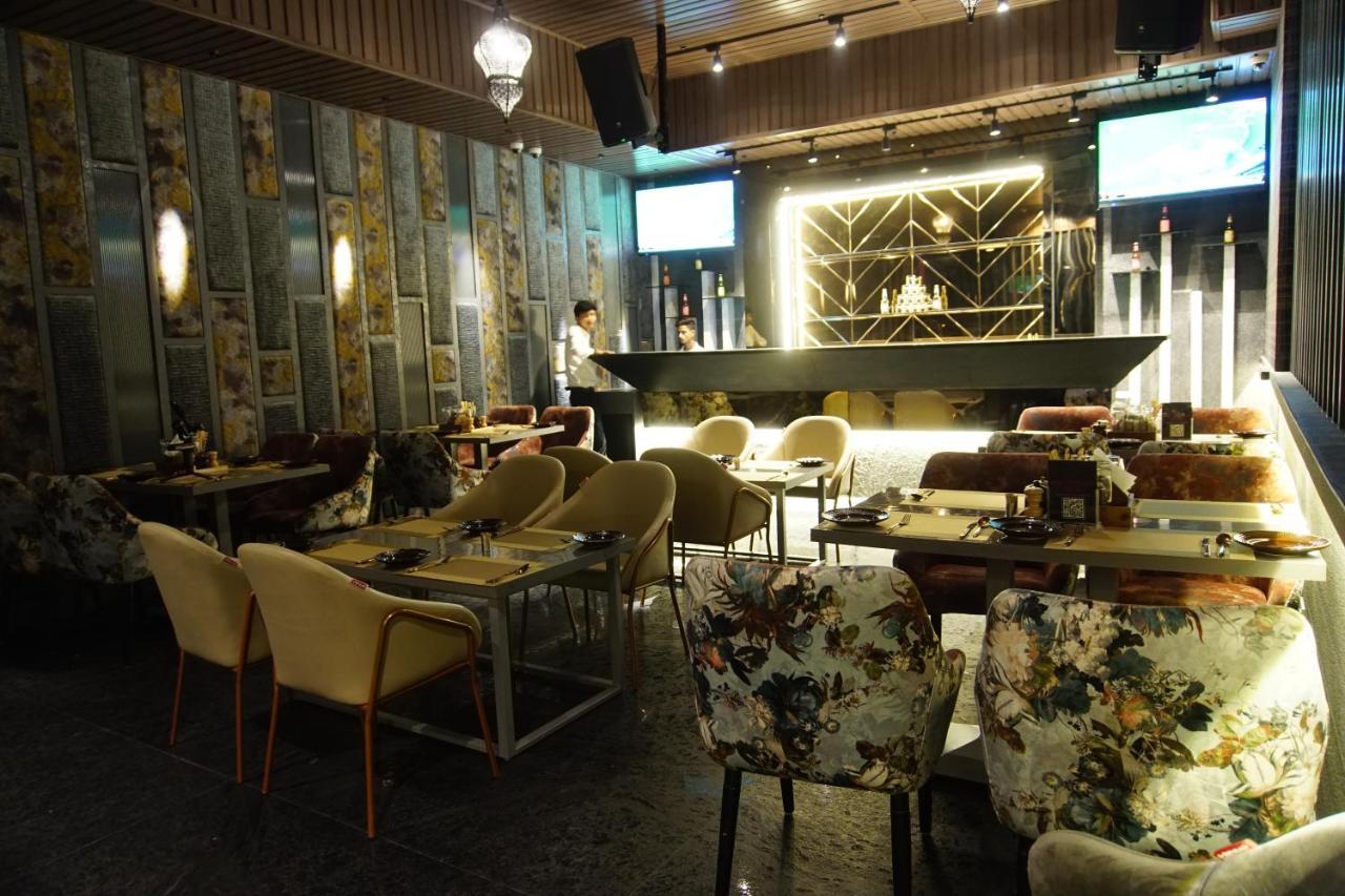 坎普尔 Red Orchid酒店 外观 照片
