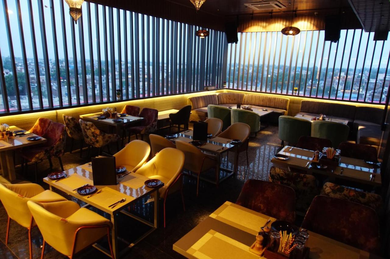 坎普尔 Red Orchid酒店 外观 照片